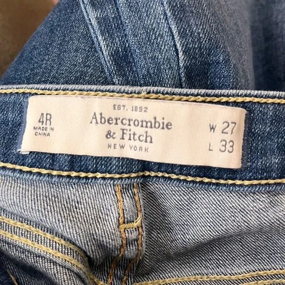 Abercrombie and Fitch jeans, size 4 (27 x 33) - Picture 3 of 3